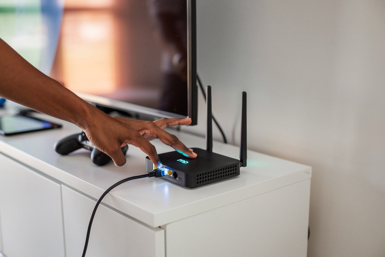 Stream Max Media streaming optimization setup showing devices and network configuration for optimal viewing quality